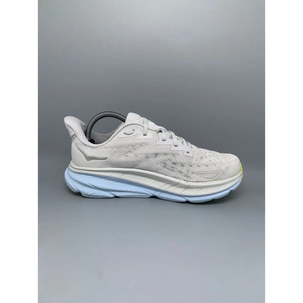Hoka One‎ Clifton 9 Nimbus Silver Running Shoes Women's Sz 9B